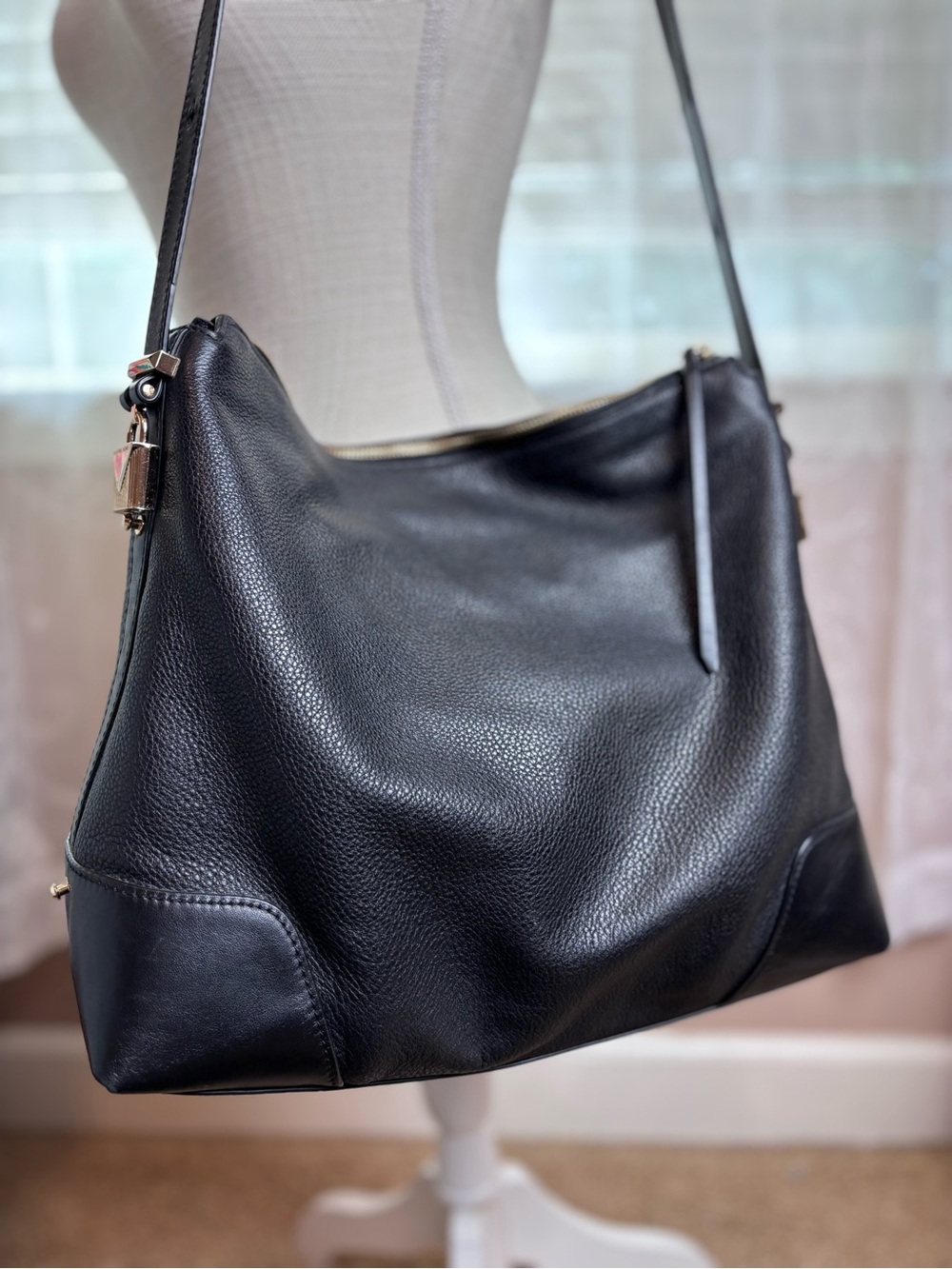 Michael Kors Black Pebbled Leather Hobo Shoulder Bag with Gold Hardware - Picture 5 of 16